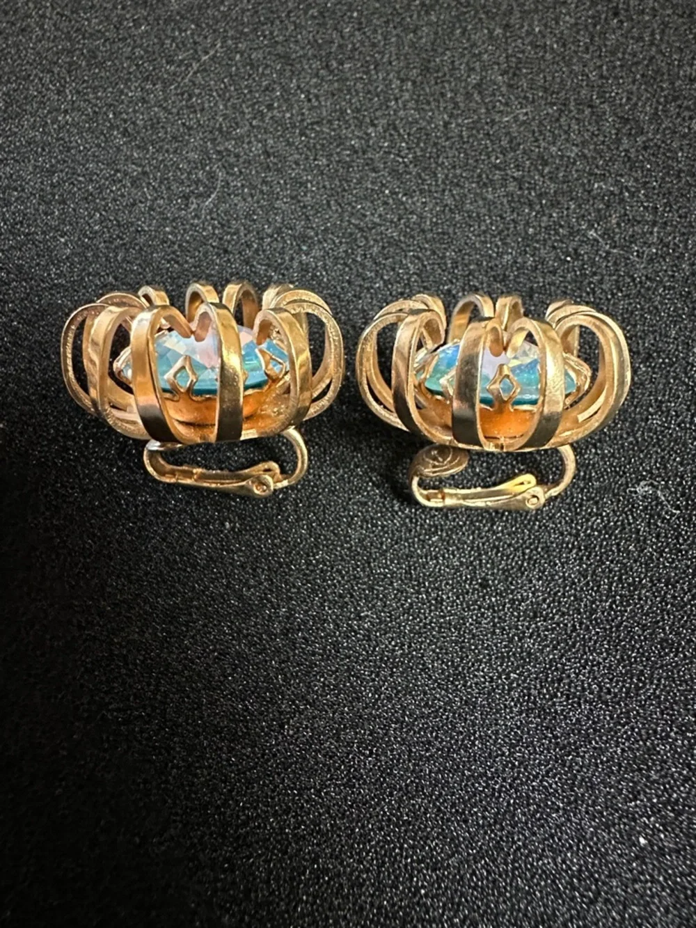 1969 Sarah Coventry Mystic Blue Brooch and Clip-On Earrings - Picture 8 of 13